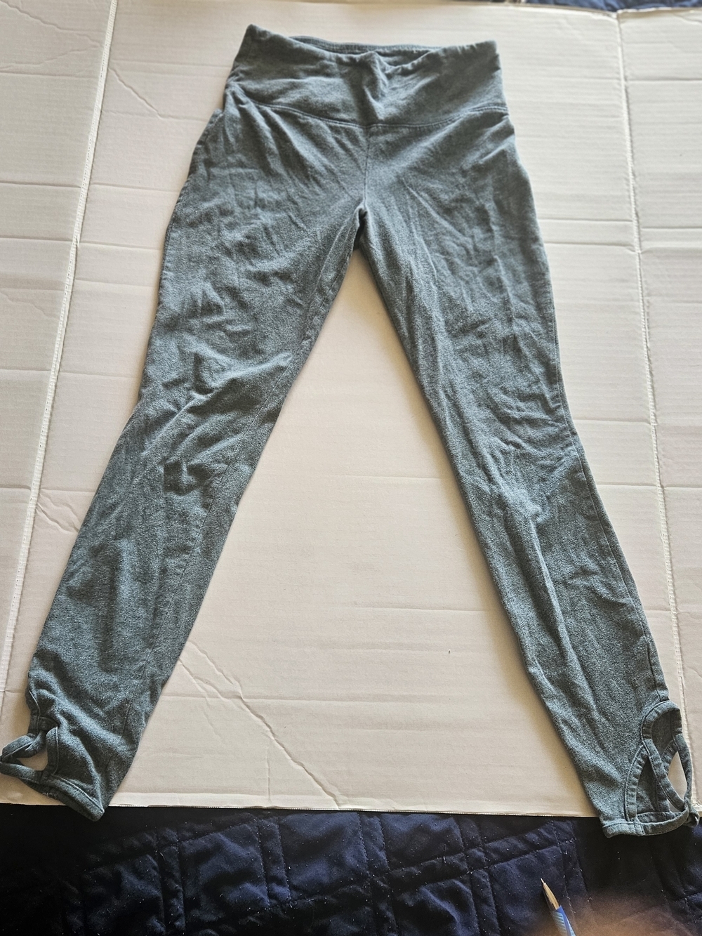 Mossimo Supply Co. Heather Gray Cropped Leggings Sz. S